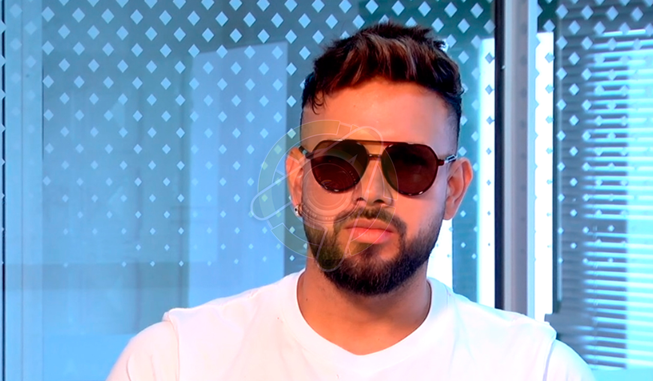 Alexander González presenta la canción “No me enseñaron”